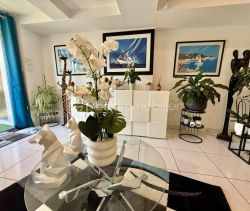 A louer APPARTEMENT DE PRESTIGE T5 193 M2 TERRASSE BORD DE MER ROYAN