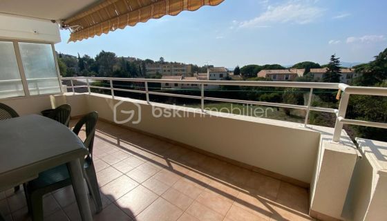 A louer APPARTEMENT T4 82 M2 TERRASSE BORD DE MER SAINT RAPHAEL