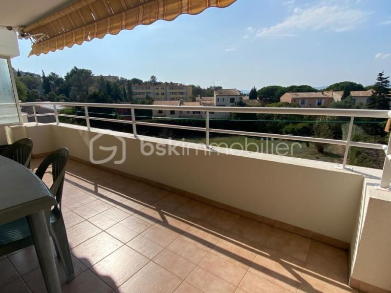 A louer APPARTEMENT T4 82 M2 TERRASSE BORD DE MER SAINT RAPHAEL