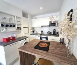A louer APPARTEMENT T2 44 M2 BORD DE MER SETE