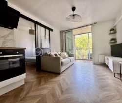 A louer APPARTEMENT T2 24 M2 BORD DE MER LA SEYNE SUR MER