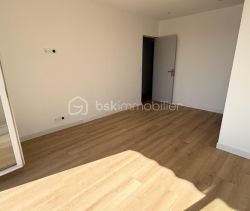 A louer APPARTEMENT T4 74 M2 BORD DE MER TOULON