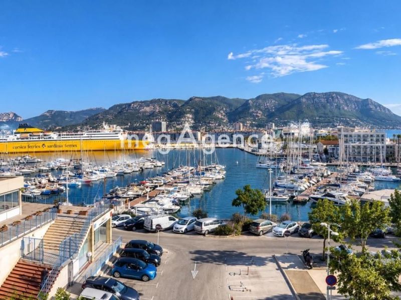 A louer APPARTEMENT T3 69 M2 VUE MER TOULON