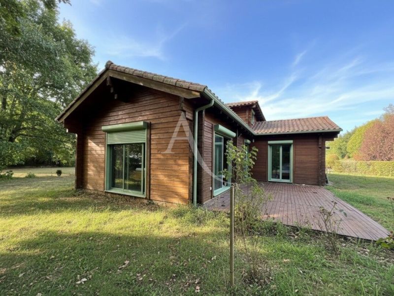 A vendre MAISON  5 PIECES 120 M2  SAINT HILAIRE LA FORET