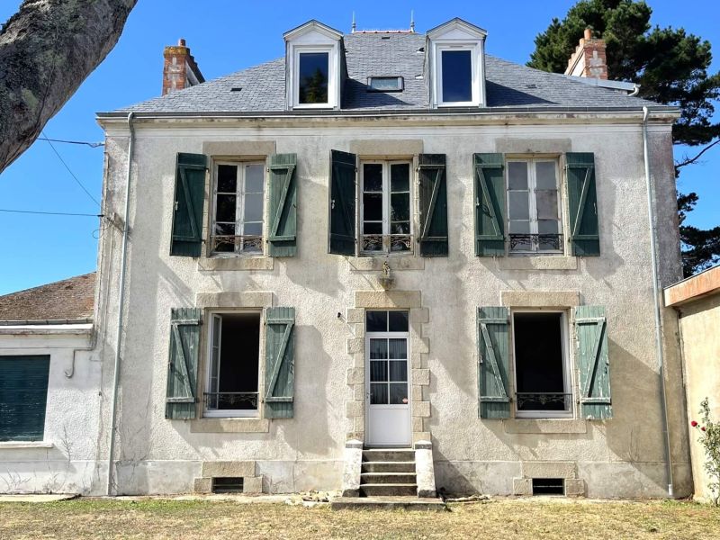 vente Maison de Maître entre plage & bourg à Groix