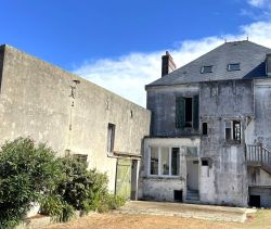 vente Maison de Maître entre plage & bourg à Groix