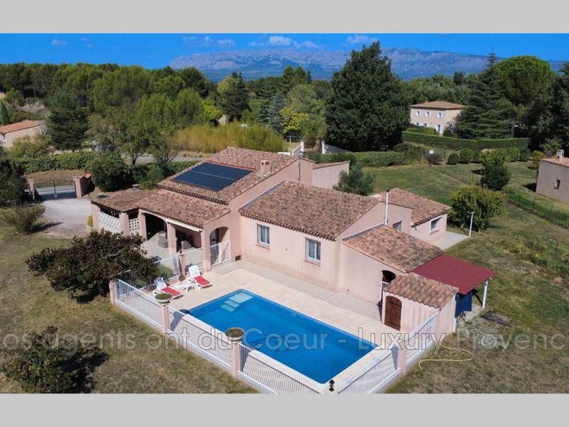 A louer MAISON  6 PIECES 140 M2  TRETS