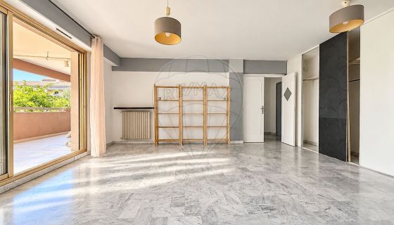 A louer APPARTEMENT T3 67 M2 TERRASSE BORD DE MER NICE
