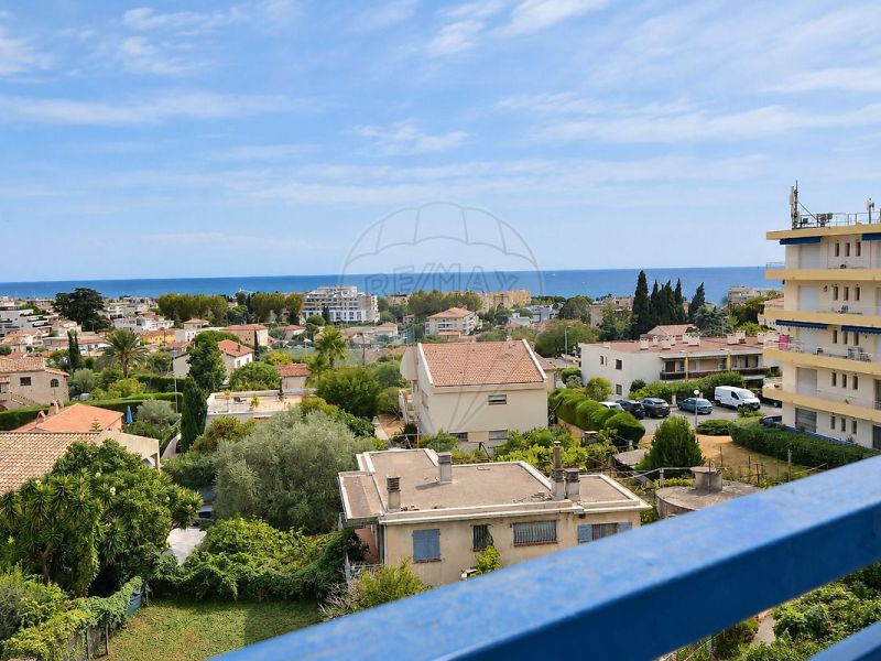 A louer APPARTEMENT T4 87 M2 TERRASSE VUE MER CAGNES SUR MER