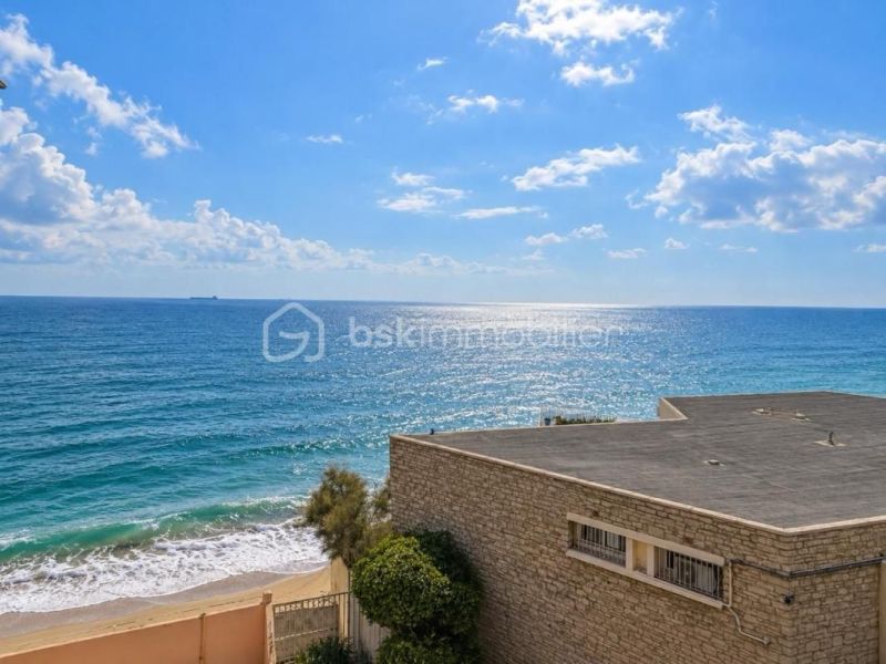 A louer APPARTEMENT T3 67 M2 TERRASSE PIEDS DANS L'EAU SETE