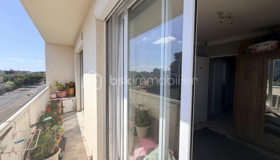 A louer APPARTEMENT T3 61 M2 BORD DE MER LA SEYNE SUR MER