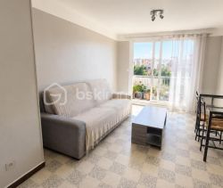 A louer APPARTEMENT T3 61 M2 BORD DE MER LA SEYNE SUR MER