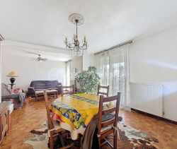 A louer APPARTEMENT T4 84 M2 BORD DE MER LA SEYNE SUR MER