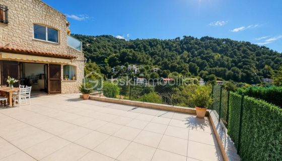 A louer APPARTEMENT T3 93 M2 TERRASSE VUE MER ROQUEBRUNE CAP MARTIN