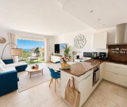 A louer APPARTEMENT T3 65 M2 TERRASSE VUE MER CANNES