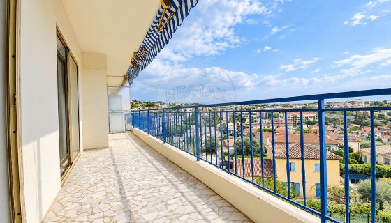 A louer APPARTEMENT T4 87 M2 TERRASSE VUE MER CAGNES SUR MER