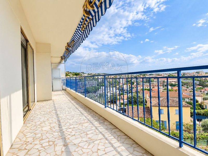 A louer APPARTEMENT T4 87 M2 TERRASSE VUE MER CAGNES SUR MER