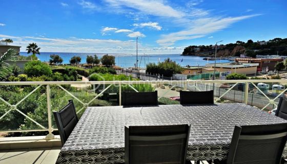 A louer APPARTEMENT DE PRESTIGE T4 95 M2 TERRASSE PIEDS DANS L'EAU CARRY LE ROUET