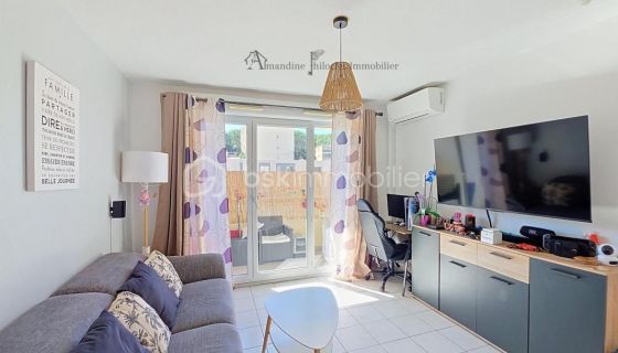 A louer APPARTEMENT T3 55 M2 BORD DE MER LA SEYNE SUR MER