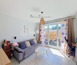 A louer APPARTEMENT T3 55 M2 BORD DE MER LA SEYNE SUR MER