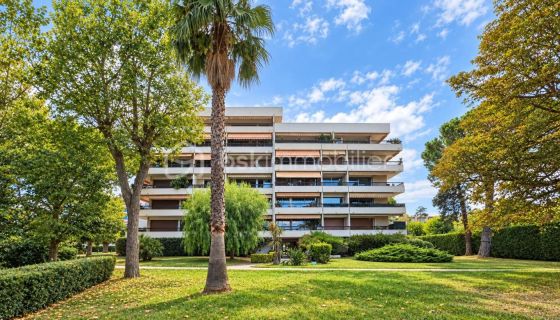 A louer APPARTEMENT T4 86 M2 TERRASSE BORD DE MER VILLENEUVE LOUBET