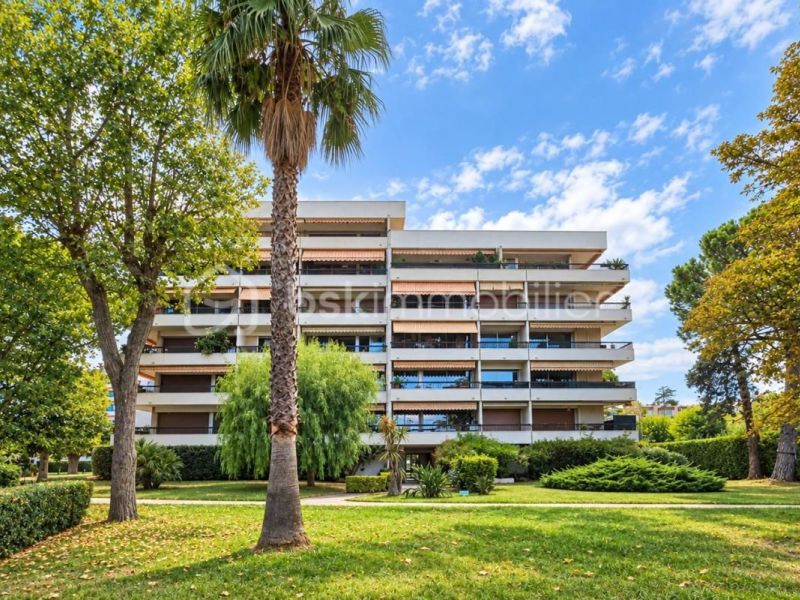 A louer APPARTEMENT T4 86 M2 TERRASSE BORD DE MER VILLENEUVE LOUBET