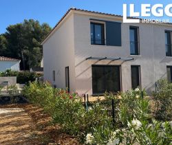 A vendre MAISON  4 PIECES 93 M2 BORD DE MER SIX FOURS LES PLAGES