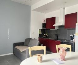 A louer APPARTEMENT T3 46 M2  PEZENAS