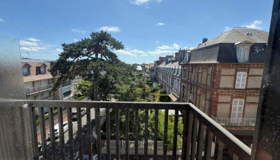 A louer APPARTEMENT DUPLEX T6 137 M2 PLAGE à PIED DEAUVILLE