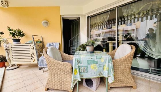A louer APPARTEMENT DE PRESTIGE T2 53 M2 TERRASSE BORD DE MER CROS DE CAGNES
