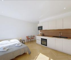 A louer STUDIO  26 M2 BORD DE MER NICE
